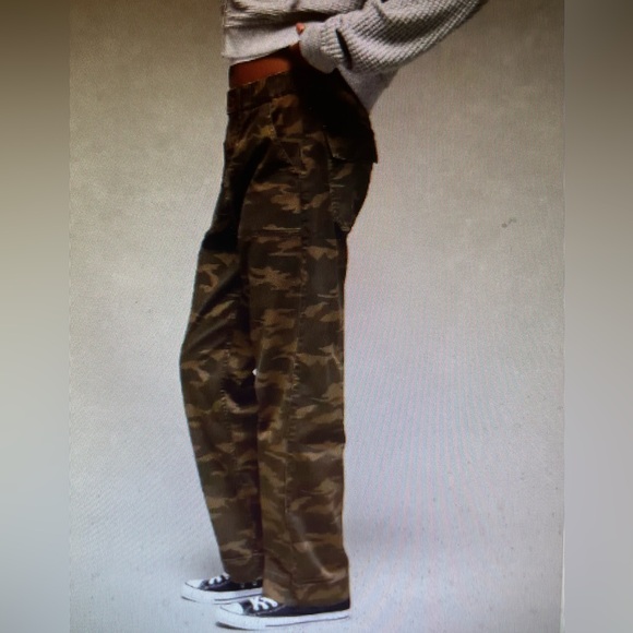American Eagle Outfitters Denim - AMERICAN EAGLE MISSES EX BOYFRIEND PANTS CARGO PRINT SIZE MEDIUM NWT!